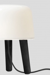 Milk Bordlampa Svartbetsad Ask